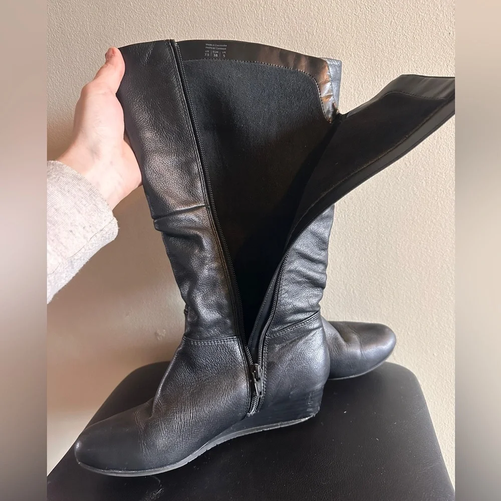 Boots - Picture 2 of 3
